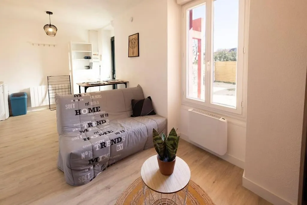 Home Studio - Tout Equipe - Proche Centre- Terrasse Montluçon 0*,